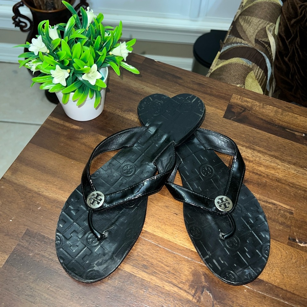Tory‎ Burch Black Leather Logo, Embossed Insole Flip Flop Sandals